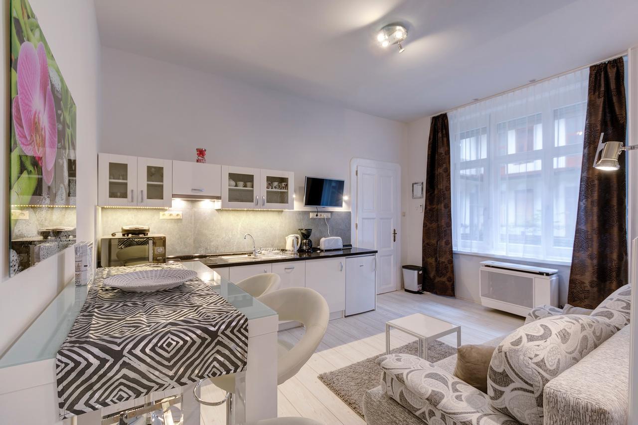 Sweet Dreams At King Street Gold Apartment Будапеща Екстериор снимка