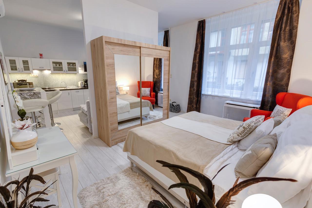 Sweet Dreams At King Street Gold Apartment Будапеща Екстериор снимка