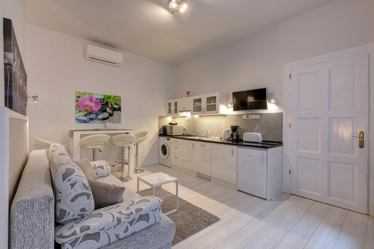 Sweet Dreams At King Street Gold Apartment Будапеща Екстериор снимка