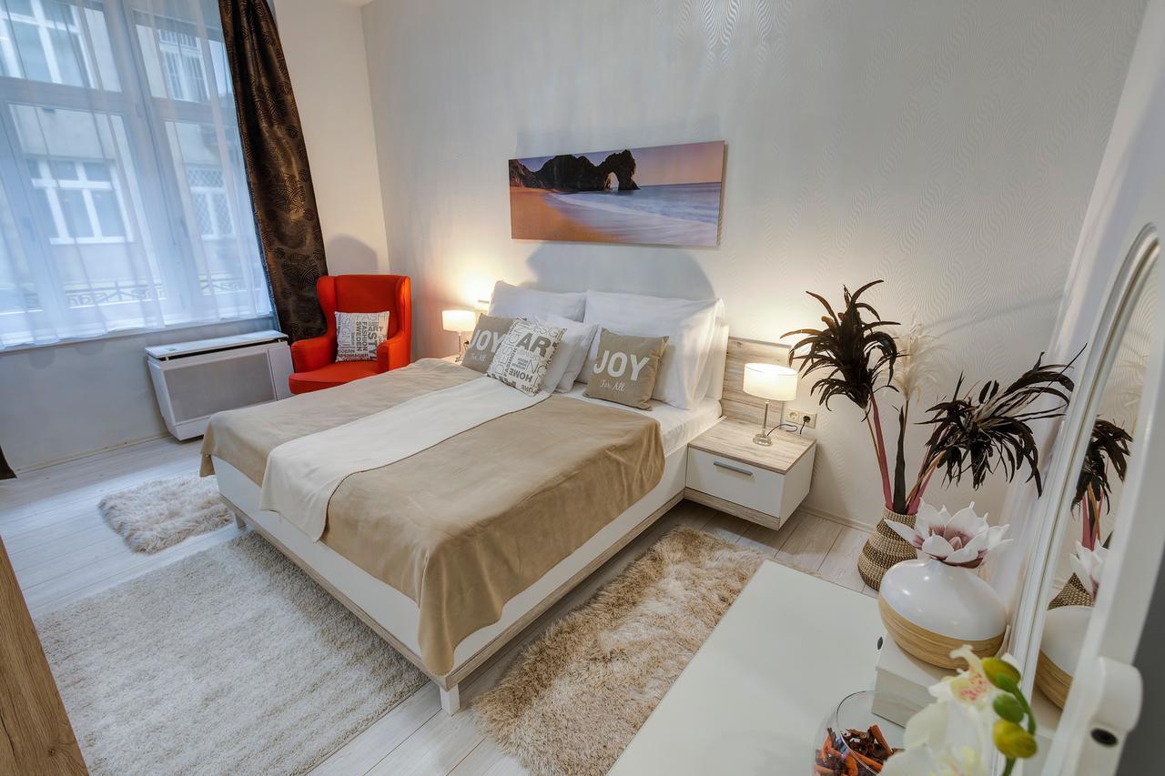 Sweet Dreams At King Street Gold Apartment Будапеща Екстериор снимка