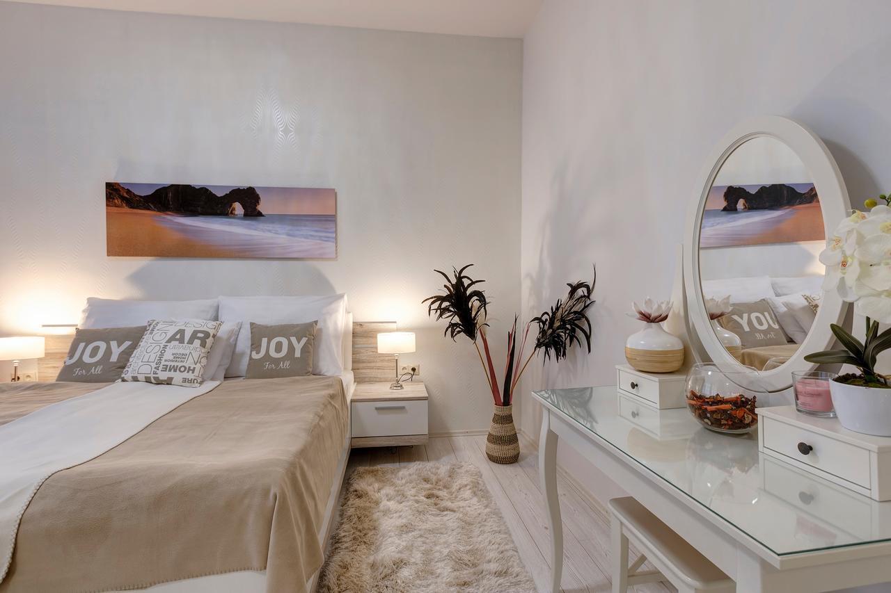 Sweet Dreams At King Street Gold Apartment Будапеща Екстериор снимка